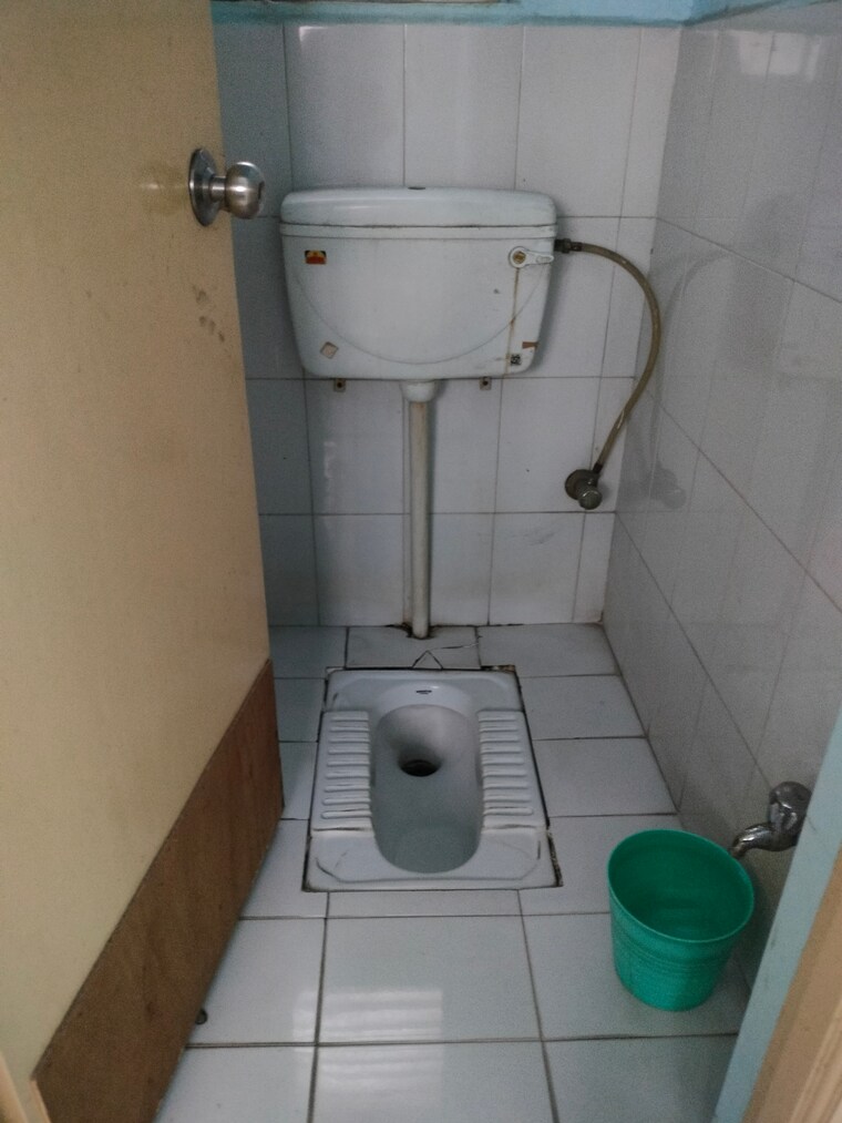 Bathroom, wadgaon sheri 1 Bedroom 600 Sq.Ft. Apartment In Wadgaon Sheri Pune 9399453