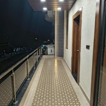 Building Lobby in 5 BHK Villa at Gomti Nagar – for Sale