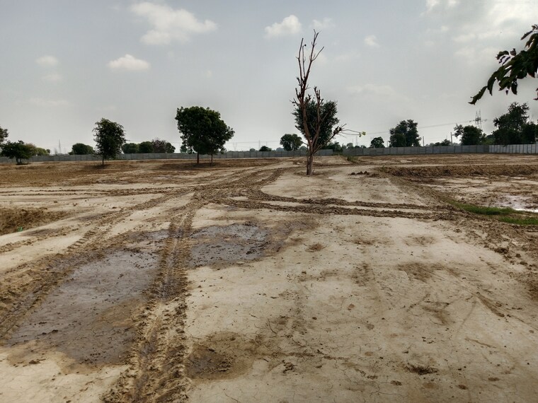 undefined, gwalior road  900 Sq.Ft. Plot In Gwalior Road Agra 9399475
