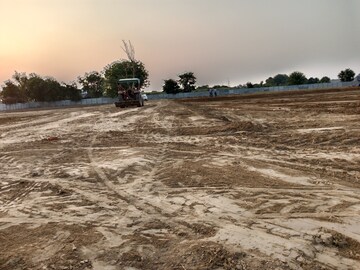  Plot – Exterior View View at Gwalior Road - for Sale