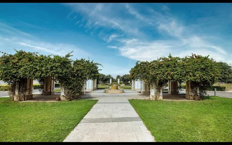 Garden, dlf-alameda-independent-floors 3 Bedroom 250 Sq.Yd. Builder Floor In Sector 73 Gurgaon 9399470