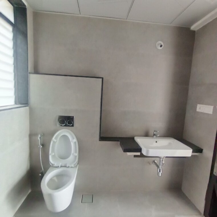 Bathroom, runwal-the-central-park 2 Bedroom 741 Sq.Ft. Apartment In Chinchwad Pune 9399478