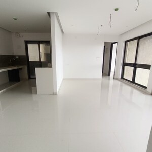 Room in 2 BHK Apartment at Runwal The Central Park, Chinchwad – for Rent