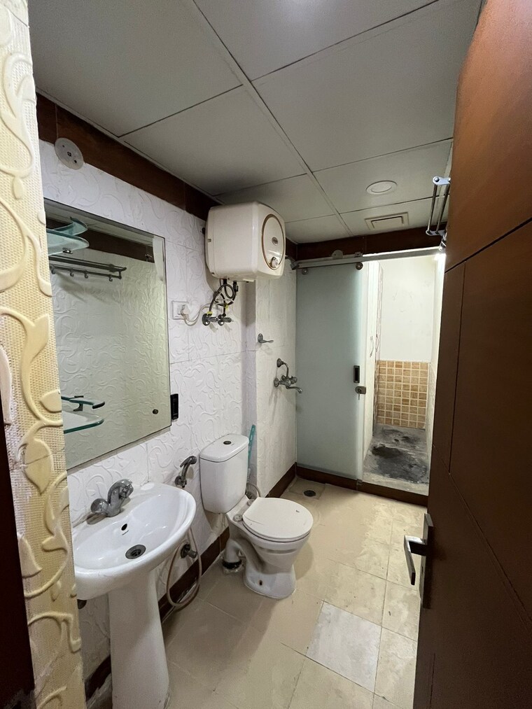 Master Bedroom, mahagun-mywoods 2 Bedroom 1370 Sq.Ft. Apartment In Sector 16c Greater Noida Greater Noida 9399506