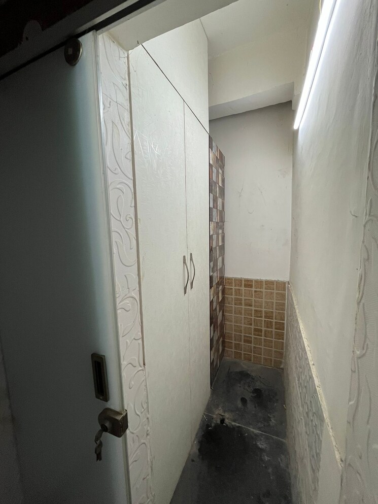 Bathroom, mahagun-mywoods 2 Bedroom 1370 Sq.Ft. Apartment In Sector 16c Greater Noida Greater Noida 9399506