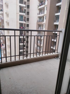 Balcony in 2.5 BHK Apartment at Amrapali Golf Homes, Sector 4 Greater Noida – for Sale