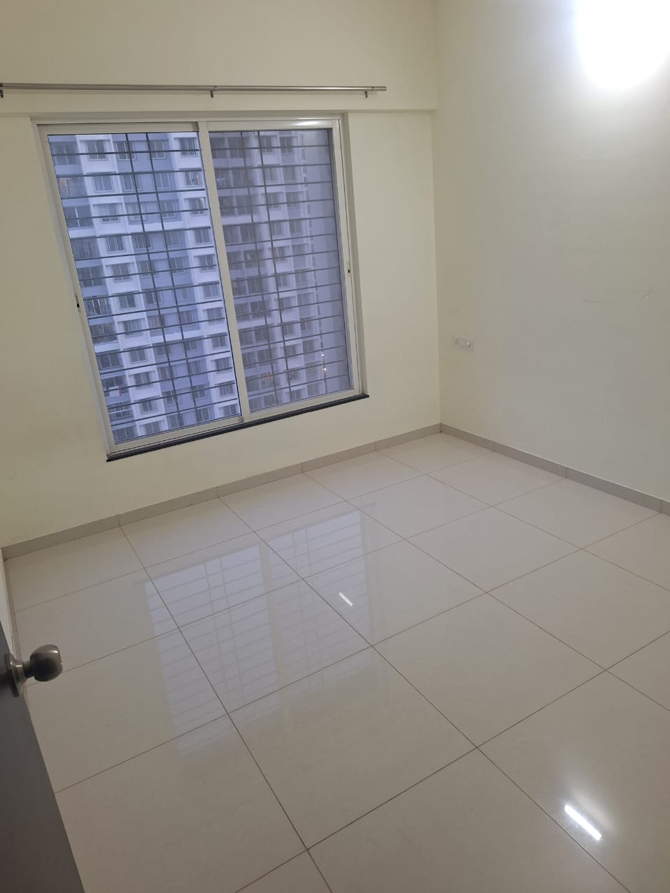 1 BHK + Study Room 422 Sq.Ft. Apartment in Kolte Patil Life Republic