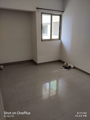 Room in 1 BHK Apartment at Hiranandani Estate Greenwich, Ghodbunder Road – for Sale