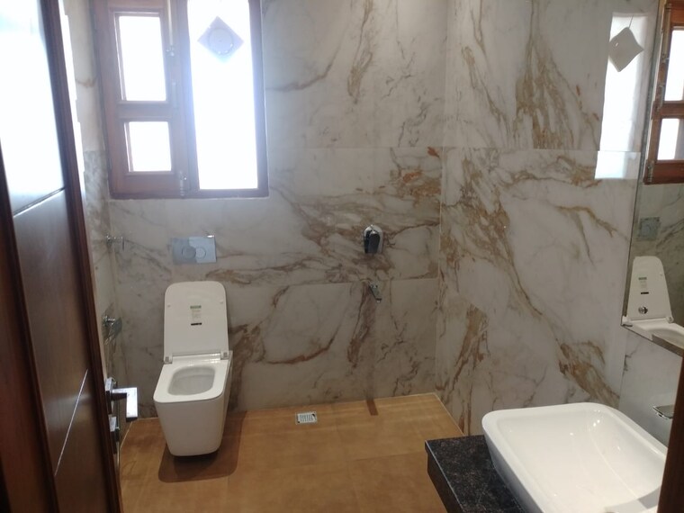 Bathroom, sector 4 3 Bedroom 3000 Sq.Ft. Builder Floor In Sector 4 Panchkula 9376456