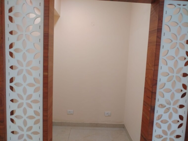 Room, sector 4 3 Bedroom 3000 Sq.Ft. Builder Floor In Sector 4 Panchkula 9376456