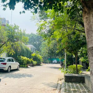 Parking in 5 BHK Villa at Ansal Sushant Golf city, Bagiamau – for Rent