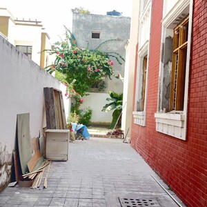 Balcony in 5 BHK Villa at Ansal Sushant Golf city, Bagiamau – for Rent