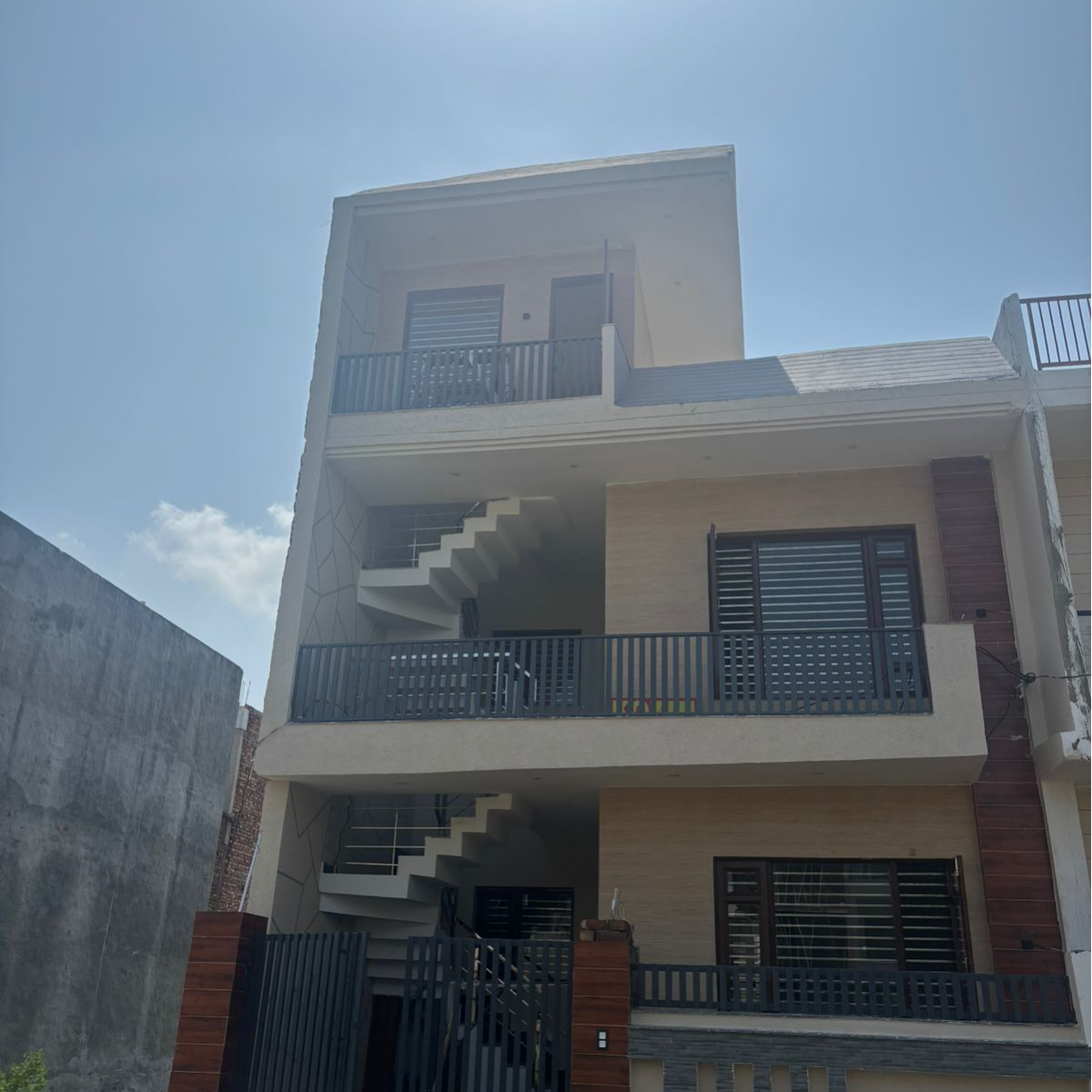 4 BHK Independent House For Sale in Sunny Enclave 