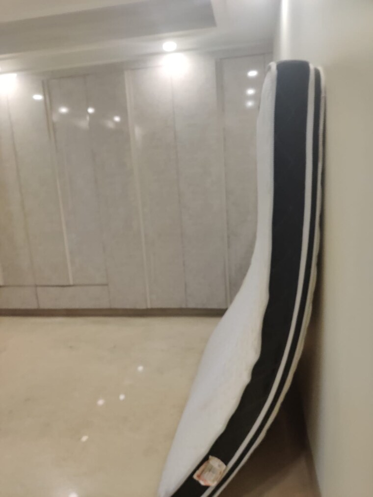 Room, green park 4 Bedroom 320 Sq.Yd. Builder Floor In Green Park Delhi 9399602