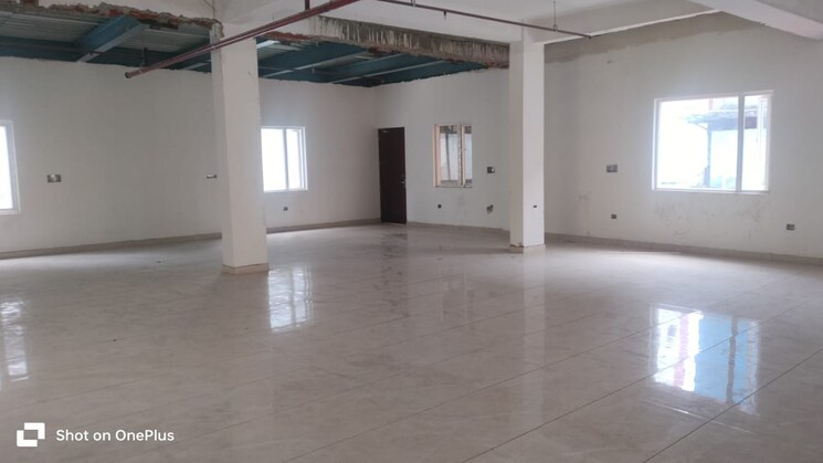 Room, sector 64 Commercial Office Space in IT/SEZ 55000 Sq.Ft. In Sector 64 Noida 9399582