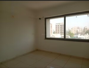 Room in 3 BHK Apartment at Ambawadi – for Rent