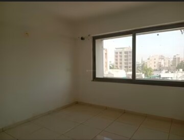 Room in 3 BHK Apartment at Ambawadi – for Rent