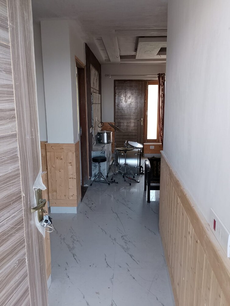 Cover Image, kamyana bharari road 2 Bedroom 800 Sq.Ft. Builder Floor In Kamyana Bharari Road Shimla 9399635