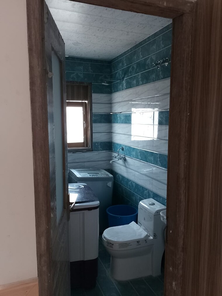 Bathroom, kamyana bharari road 2 Bedroom 800 Sq.Ft. Builder Floor In Kamyana Bharari Road Shimla 9399635