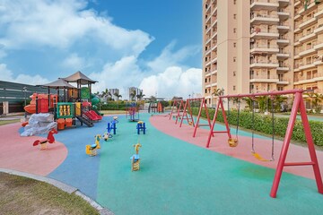 Swimming Pool in 3 BHK Apartment at BPTP Discovery Park, Sector 80 – for Sale