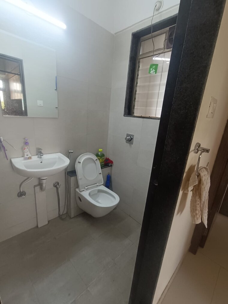Bathroom, shree-abhishek-chs 1 Bedroom 415 Sq.Ft. Apartment In Kandivali West Mumbai 9399646