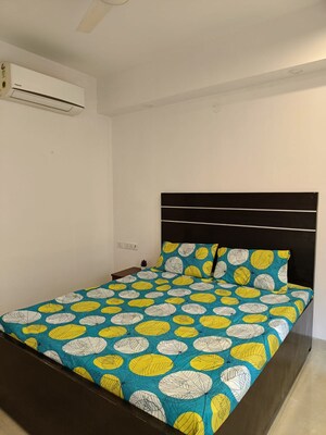 Bedroom in 2 BHK Builder Floor at Sector 40 – for Rent