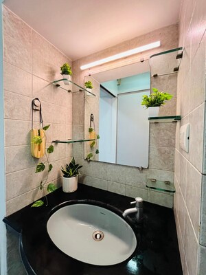 Team Area in 2 BHK Apartment at Andheri CHS, Andheri West – for Rent