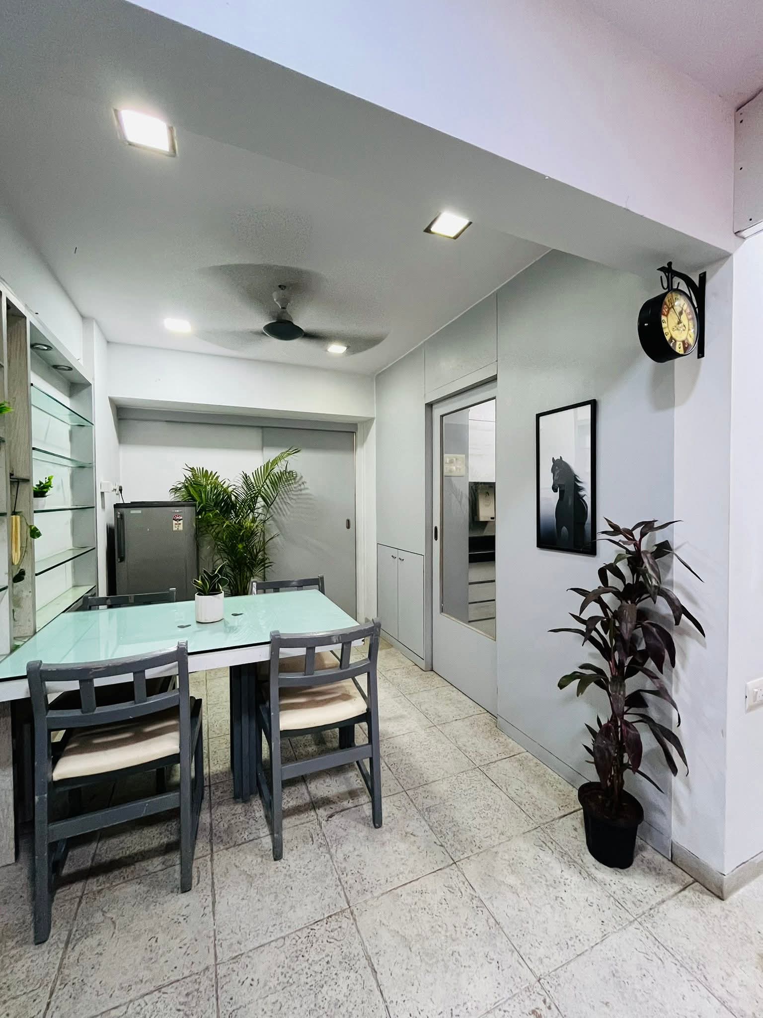 2 BHK Apartment For Rent in Andheri CHS