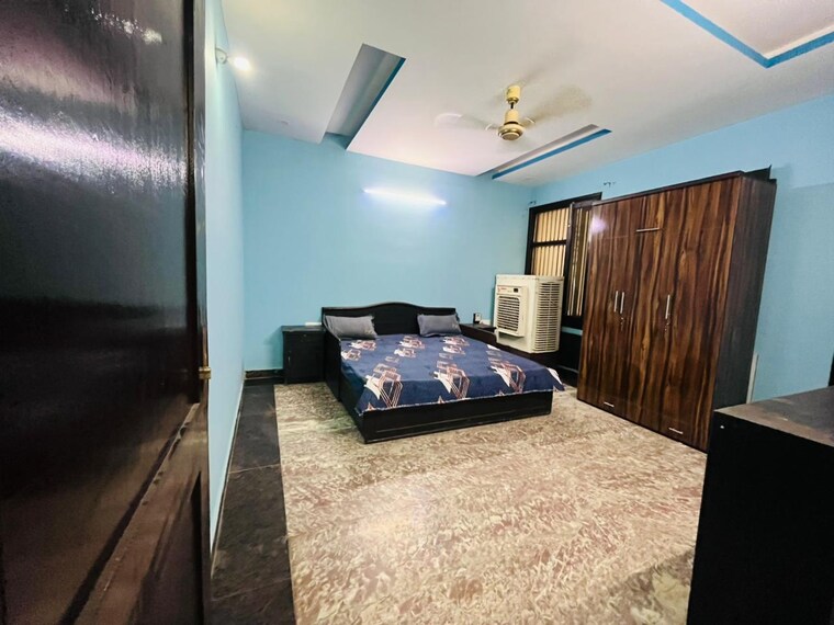 Bedroom, sector 76 5 Bedroom 303 Sq.Yd. Independent House In Sector 76 Faridabad 9399721