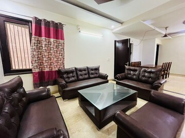 Living Room in 5 BHK Independent House at Sector 76 – for Sale