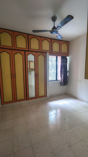 Room in 1 BHK Apartment at Rajnigandha CHS Vasant Vihar, Vasant Vihar – for Rent