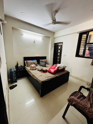 Master Bedroom in 2 BHK Builder Floor at Sector 40 – for Rent