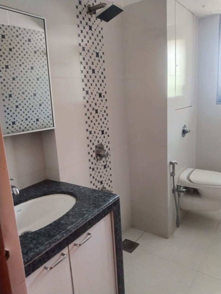 Bathroom, maker-tower 1 Bedroom 625 Sq.Ft. Apartment In Cuffe Parade Mumbai 9399740