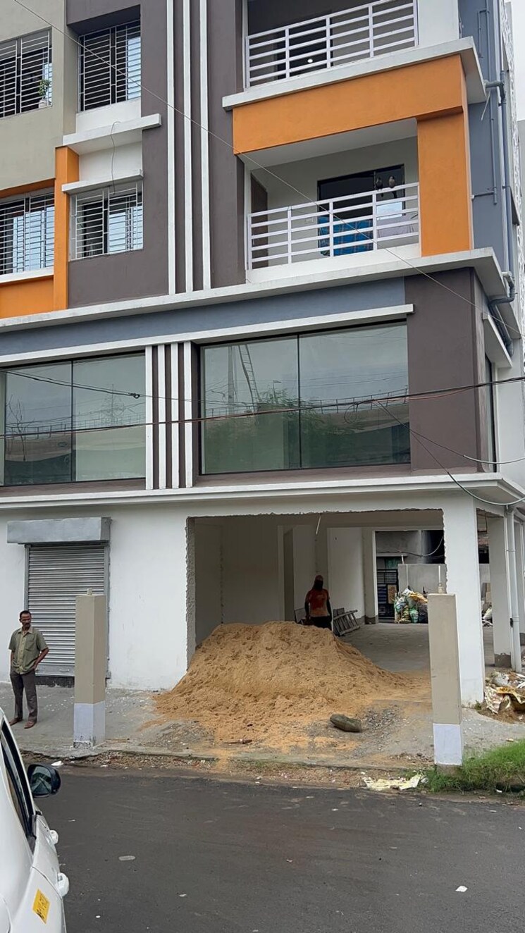 Exterior View, em bypass Commercial Showroom 3400 Sq.Ft. In Em Bypass Kolkata 9399730