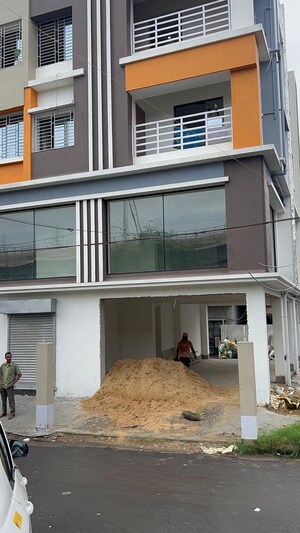  Showroom – Exterior View View at Em Bypass - for Rent