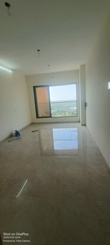 Room in 2 BHK Apartment at Shivoham Avyukta Breeze, Borivali West – for Rent