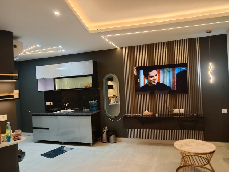  Parking, gaur-city-center Commercial Showroom 550 Sq.Ft. In Sector 4 Greater Noida Greater Noida 9399750