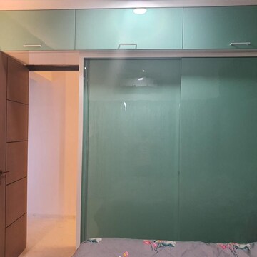 Room in 3 BHK Apartment at Ekta Tripolis, Goregaon West – for Rent