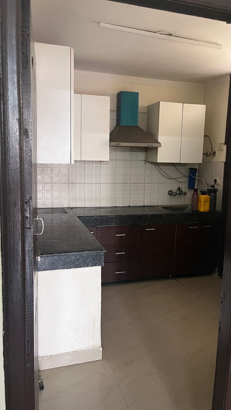 Kitchen, maya-garden-city 3 Bedroom 1800 Sq.Ft. Apartment In Lohgarh Zirakpur 9399770