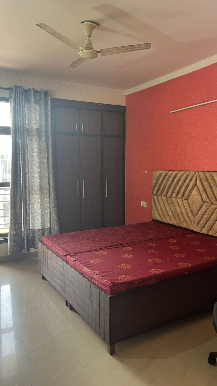 Bedroom, maya-garden-city 3 Bedroom 1800 Sq.Ft. Apartment In Lohgarh Zirakpur 9399770