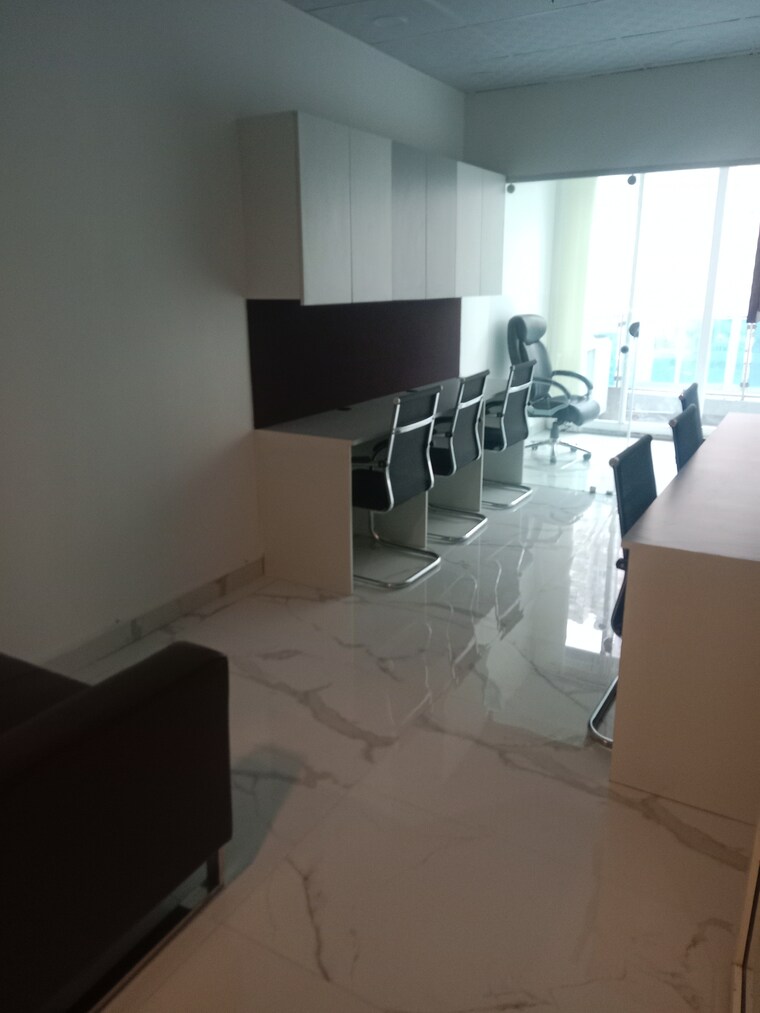 Team Area, gaur-city-center Commercial Office Space 450 Sq.Ft. In Sector 4 Greater Noida Greater Noida 9399775