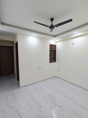 Room in 1 BHK Builder Floor at Chattarpur – for Rent