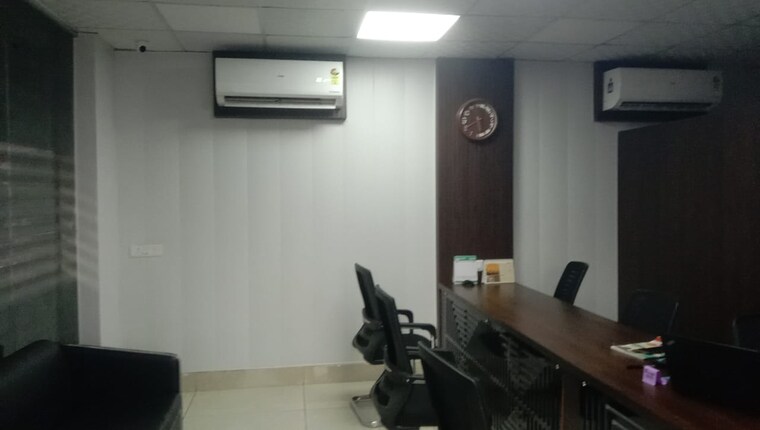 undefined, gomti nagar Commercial Office Space 400 Sq.Ft. In Gomti Nagar Lucknow 9399816