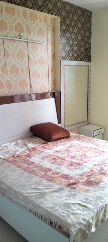 Bedroom in 3.5 BHK Apartment at Omaxe Residency II, Gomti Nagar – for Rent