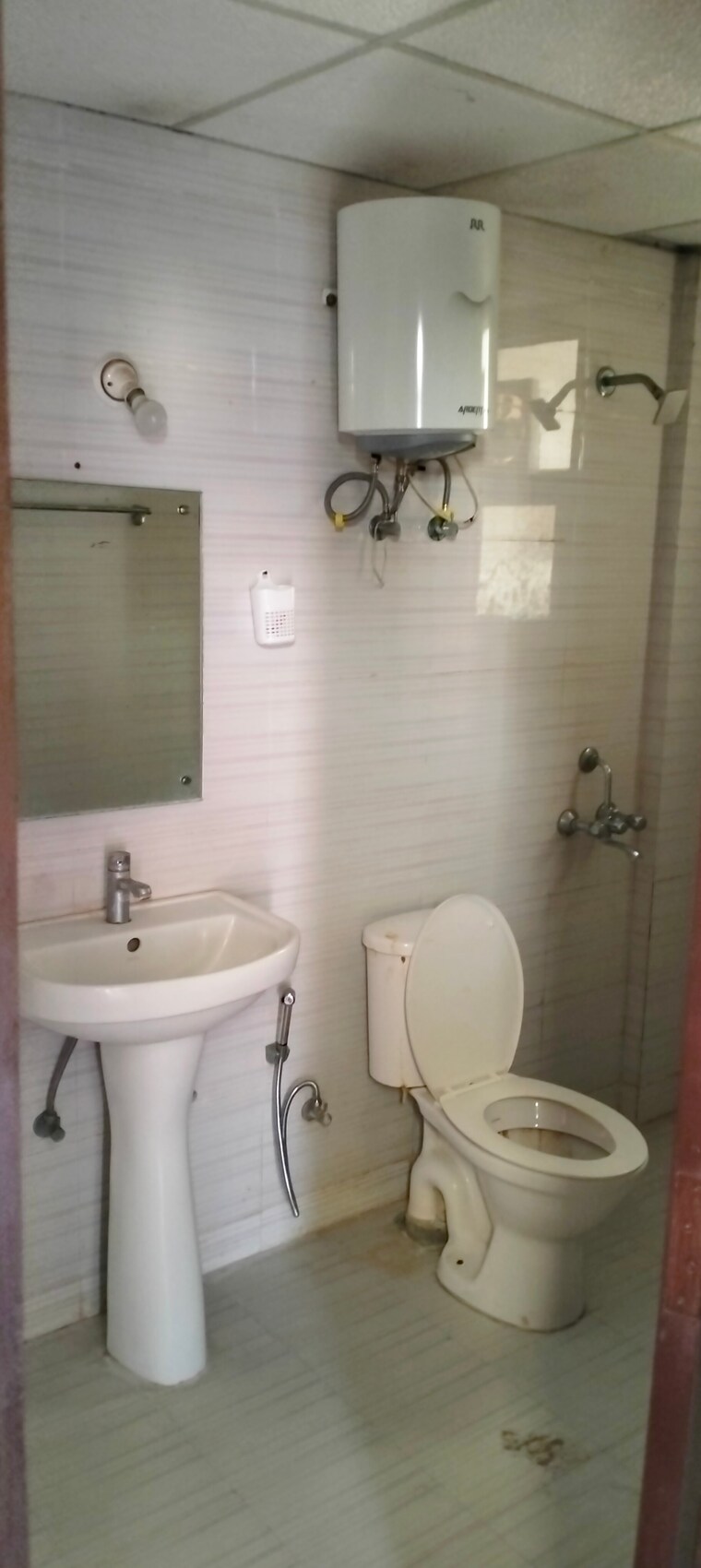 Bathroom, omaxe-residency-ii 3.5 Bedroom 1775 Sq.Ft. Apartment In Gomti Nagar Lucknow 9399819