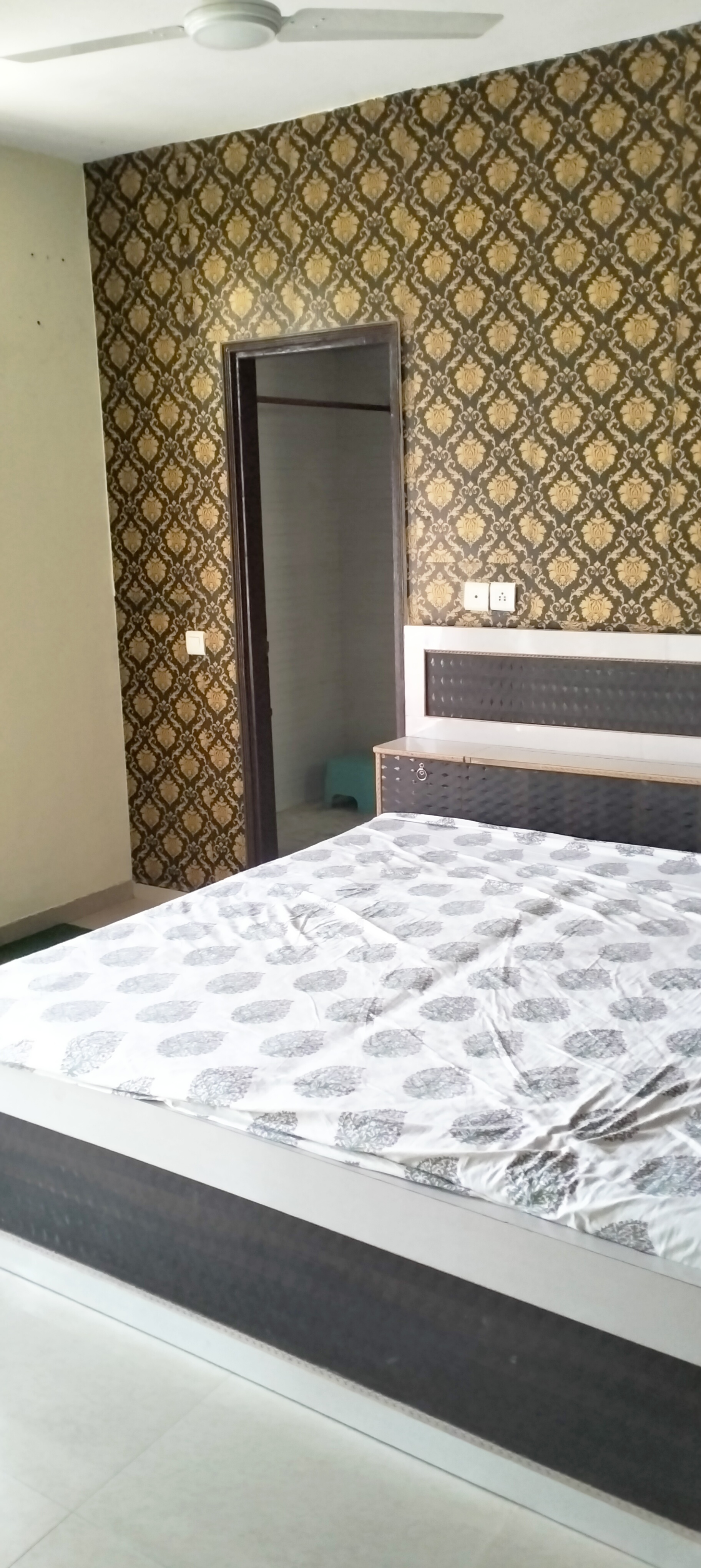 3.5 BHK Apartment For Rent in Omaxe Residency II