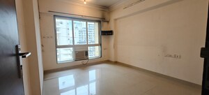 Room in 3 BHK Apartment at Lilium Lantana, Chandivali – for Rent