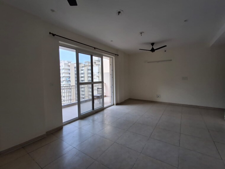 Room, vip road 3 Bedroom 2400 Sq.Ft. Apartment In Vip Road Zirakpur 9399812