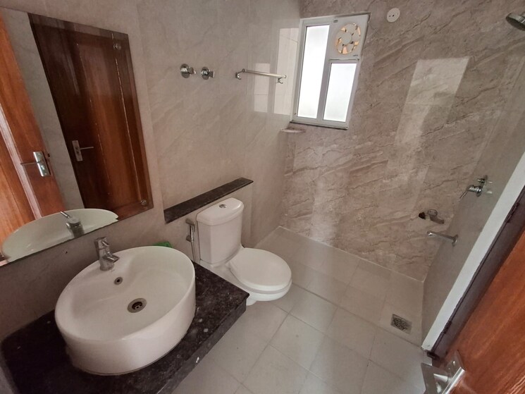Bathroom, vip road 3 Bedroom 2400 Sq.Ft. Apartment In Vip Road Zirakpur 9399812