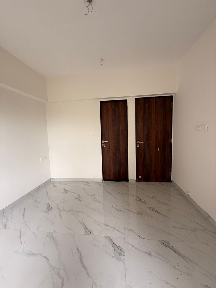 Room, vraj-gateway-aparna-chs 2 Bedroom 617 Sq.Ft. Apartment In Borivali West Mumbai 9399622